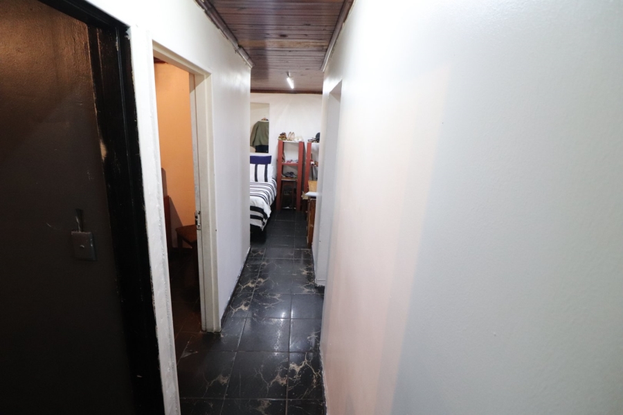 5 Bedroom Property for Sale in Lentegeur Western Cape